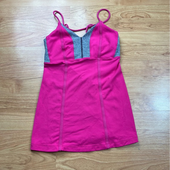 LIKE NEW LULU LEMON TANK - Picture 2 of 4